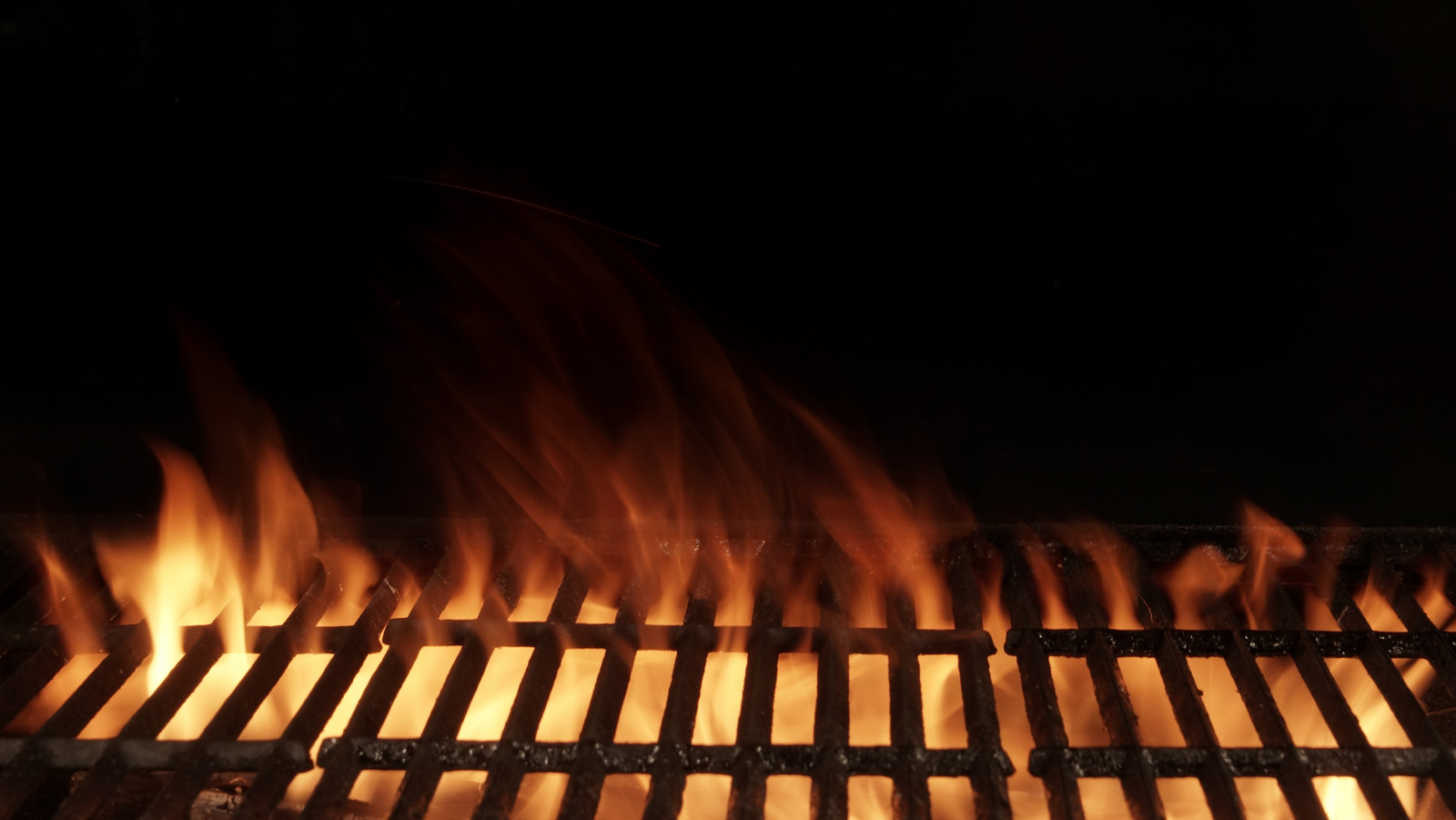 Read This Before Putting Oil On Your Grill Grates