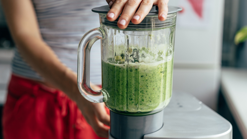 Preparing fresh juice