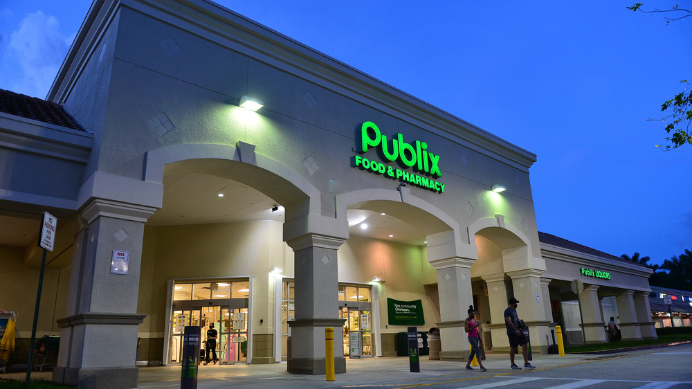 Publix exterior at night