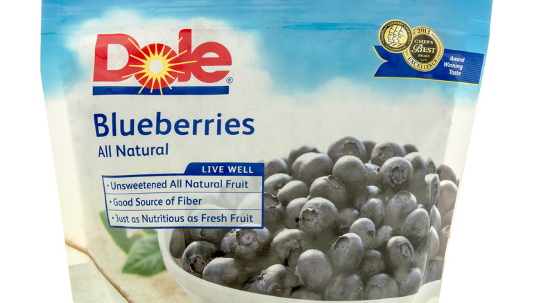 Dole blueberries logo and bag
