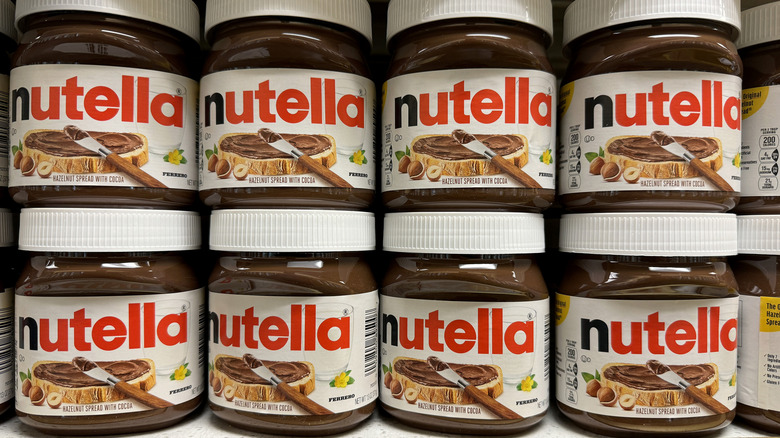 Why Is The 'N' In 'Nutella' Black?