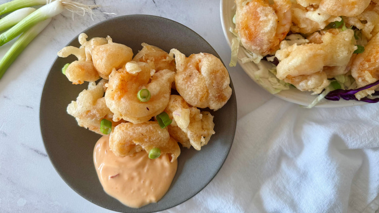 Plate of tempura shrimp with dynamite sauce
