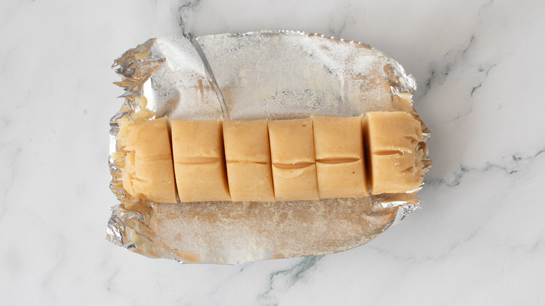 marzipan cut into six pieces