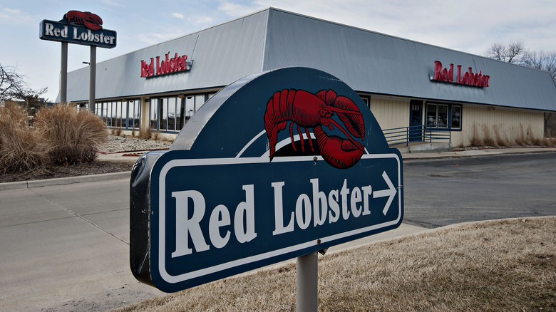 A Red Lobster sign