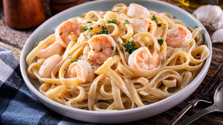  alfredo linguini con camarones