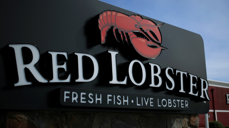 The sign at a Red Lobster seafood restaurant franchise location