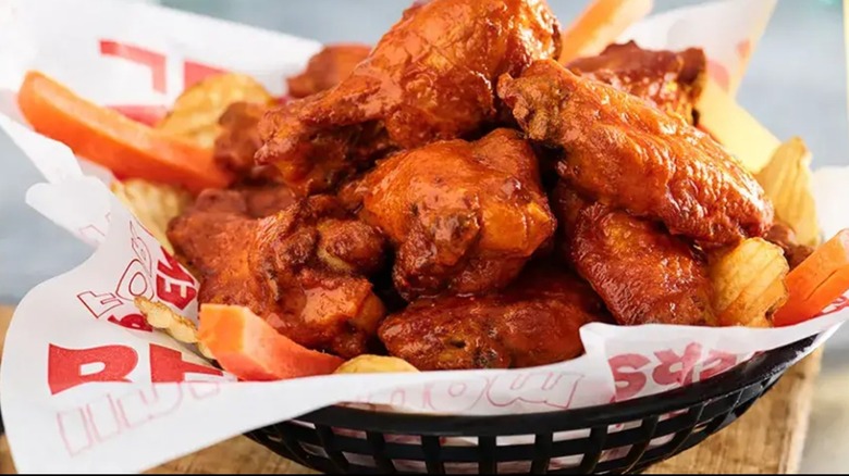 chicken wings from Red Robin