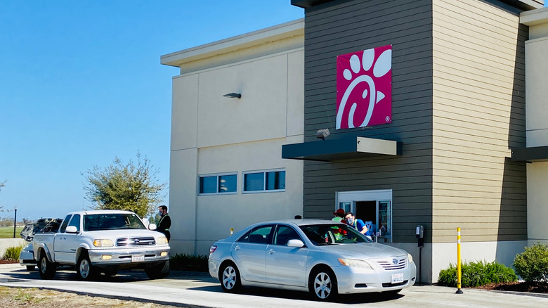 Chick-fil-A drive thru