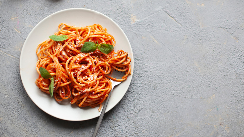 Spaghetti in tomato sauce