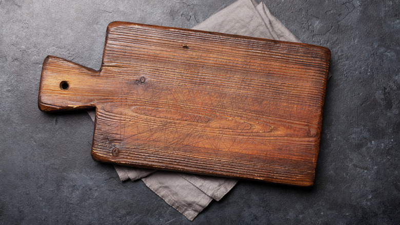 A generic image of a cutting board