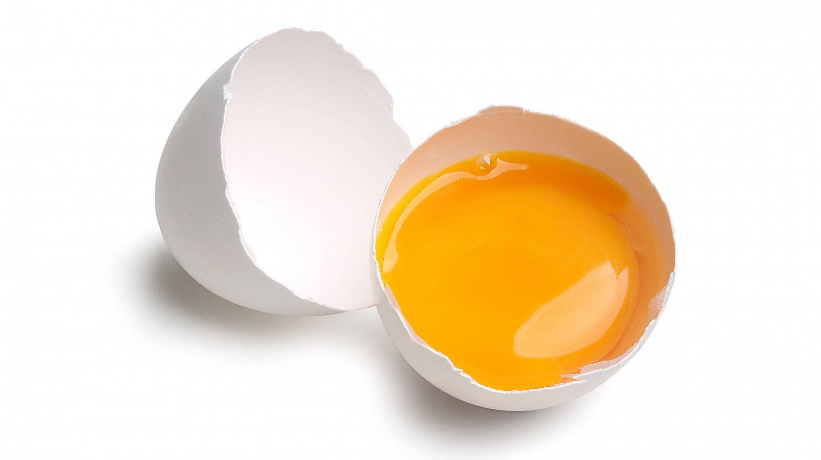 Reddit Is Utterly Worried About These Cracked Eggs