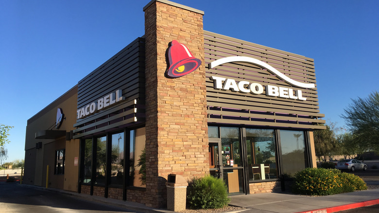 Taco Bell restaurant exterior