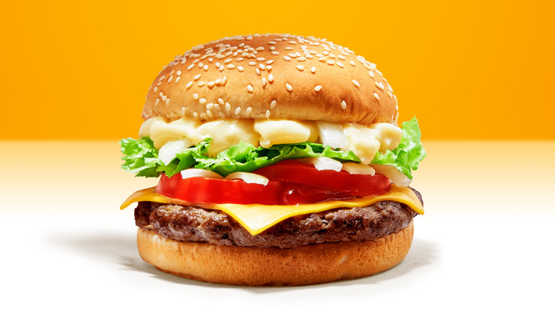 Fast food cheesburger