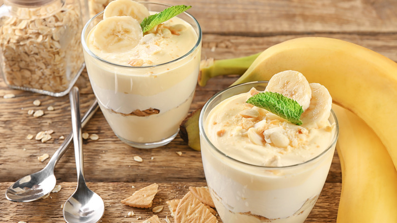 banana pudding in glasses