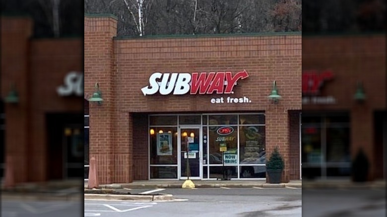 red and white Subway sign