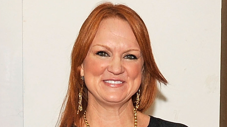   Ree Drummond kaulakoru yllään