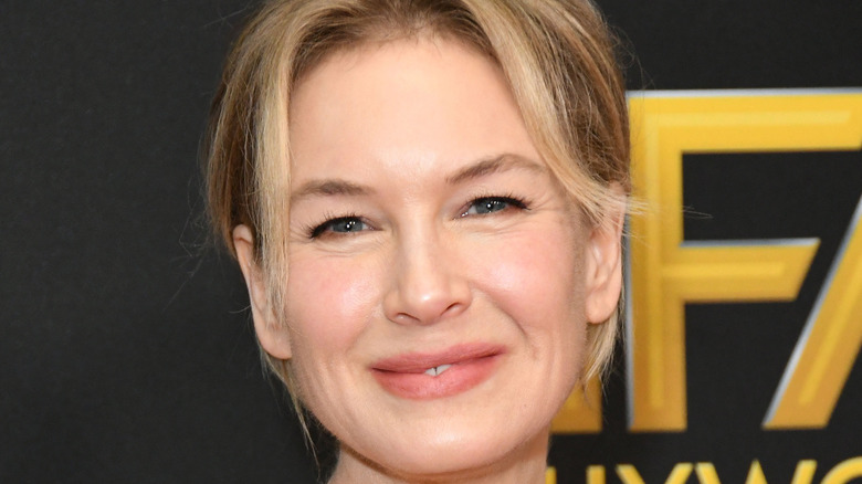  Renee Zellweger smiling