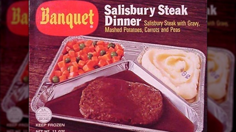 Front cover of Banquet's Salisbury Steak Dinner TV dinner box