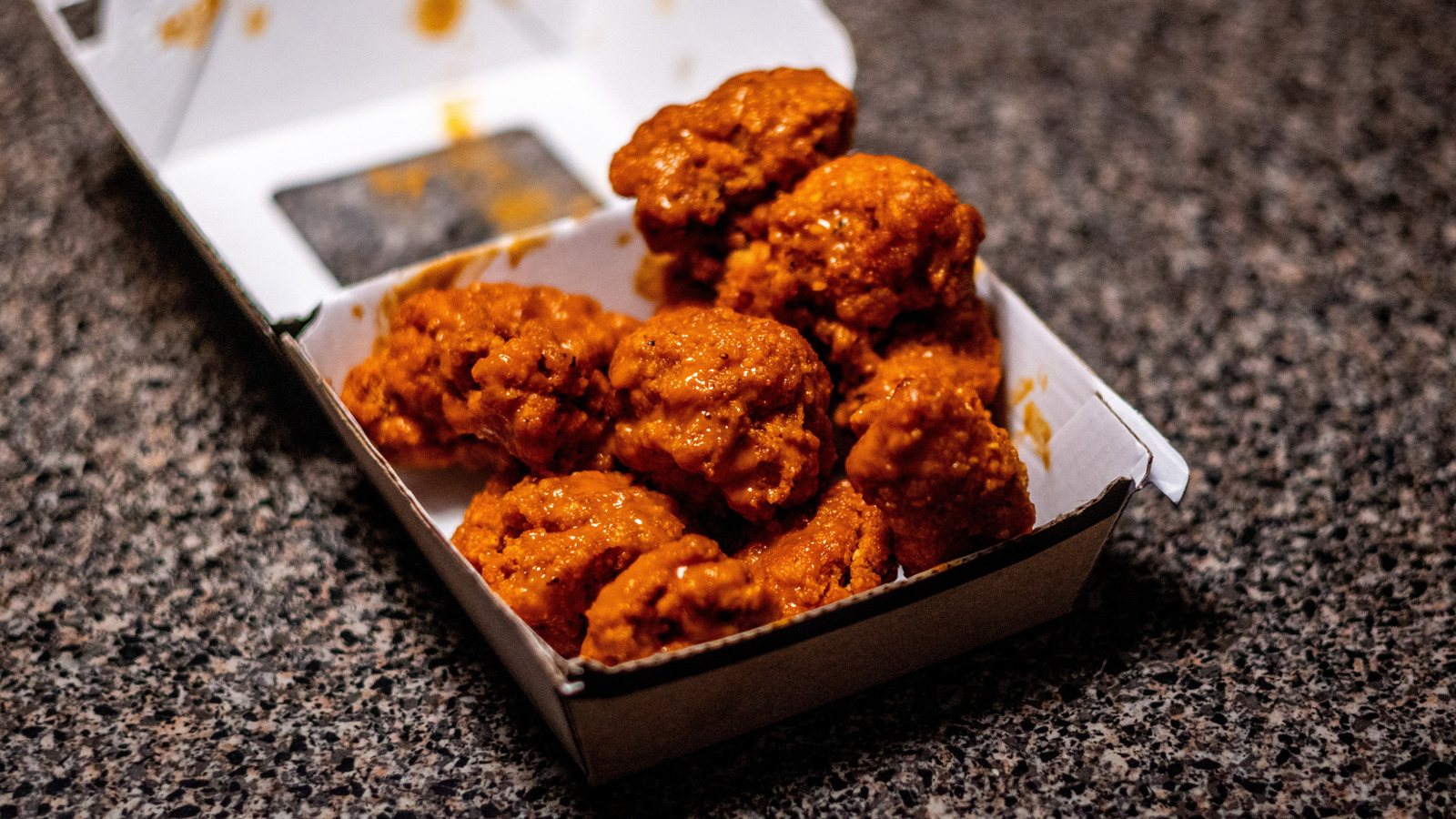 Review: Buffalo Wild Wings Scores With New Bacon Sauce For Football Season