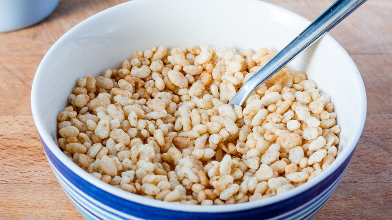 A bowl of rice krispies 