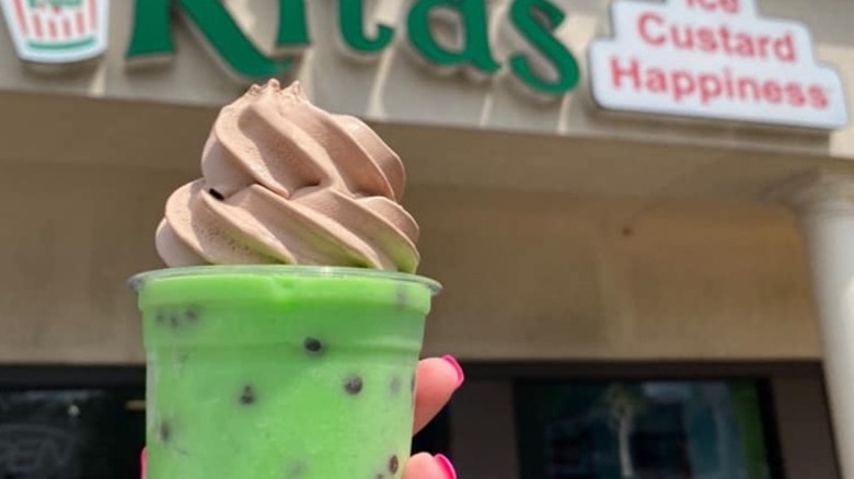   Menta Chispas De Chocolate Rita's Italian Ice