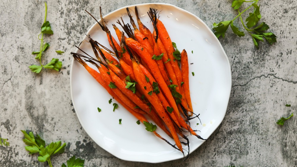 roasted carrots plated