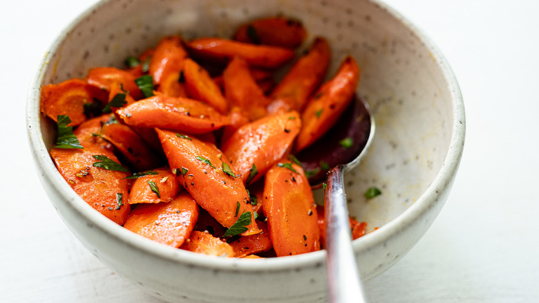 roasted carrots in bowl