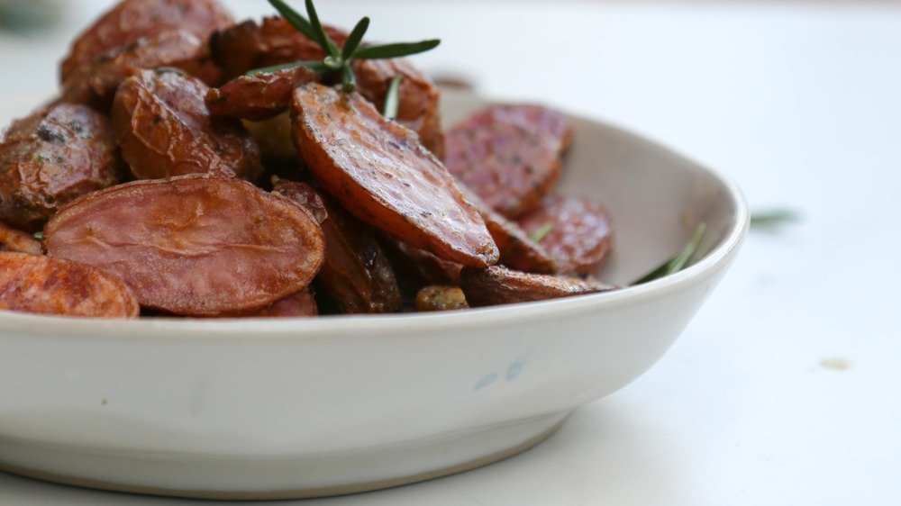 roasted fingerling potatoes with compound garlic butter