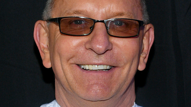 Robert Irvine in glasses