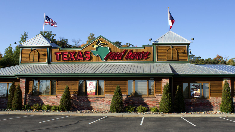 Texas Roadhouse with empty parking lot