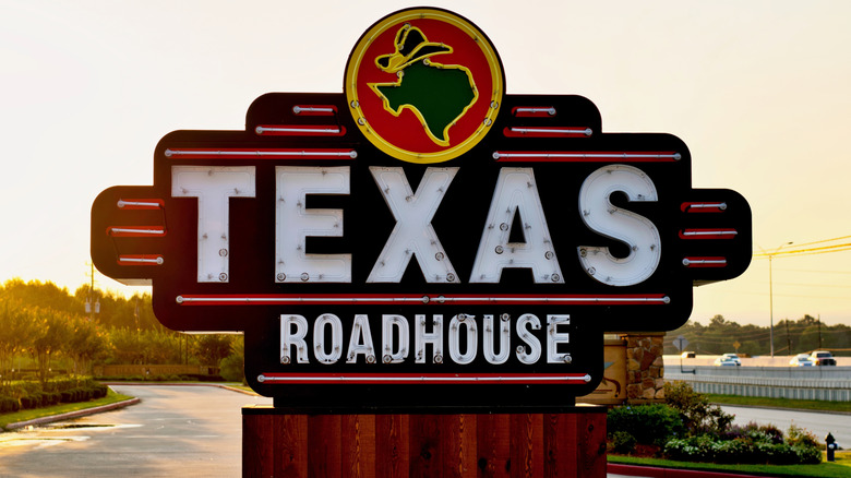 Texas Roadhouse sign in Texas