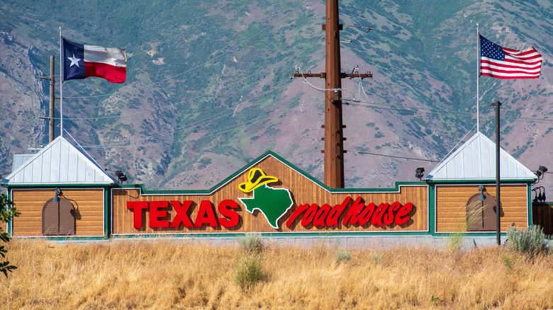 exterior of Texas Roadhouse