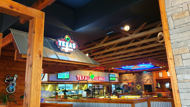 interior view of a Texas Roadhouse restaurant