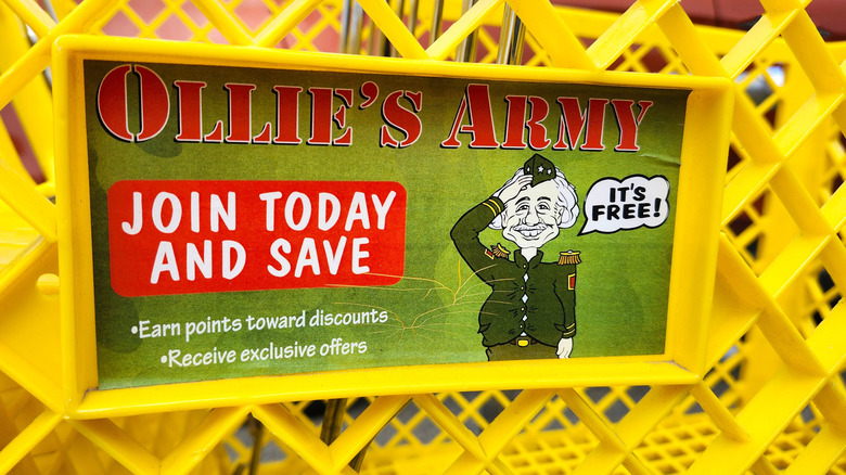 Shopping cart with ad for Ollie's Army loyalty program