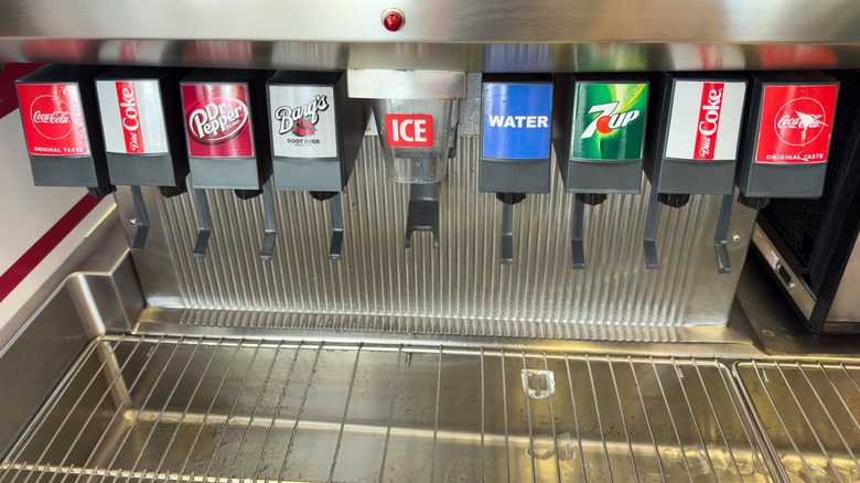 An In-N-Out soda fountain