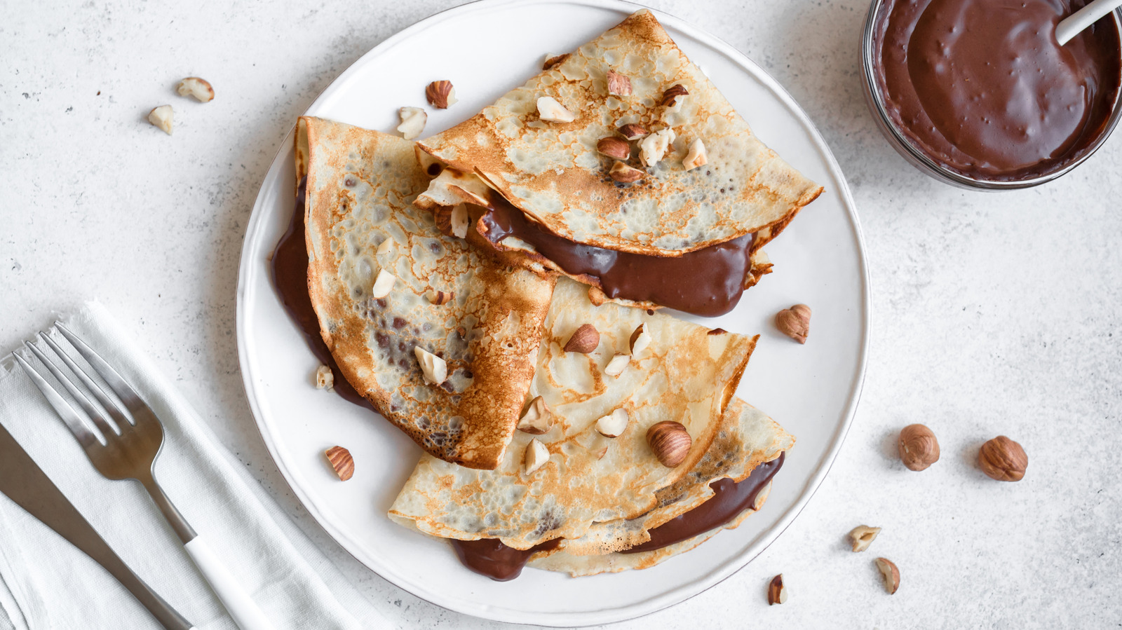 Russian Blini Vs French Crepes: How Are These Regional Delicacies Different?