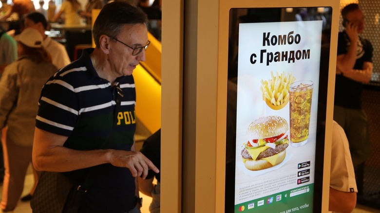 Russia's new Tasty and That's It restaurant customer 