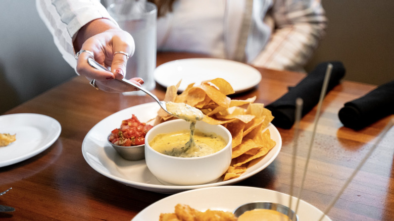 J. Alexander's Spinach Con Queso