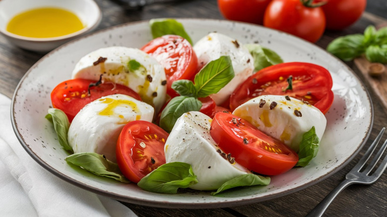 Caprese salad with fresh basil