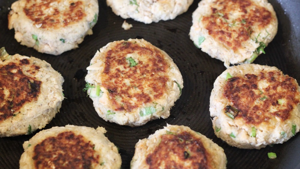 salmon patties cooking