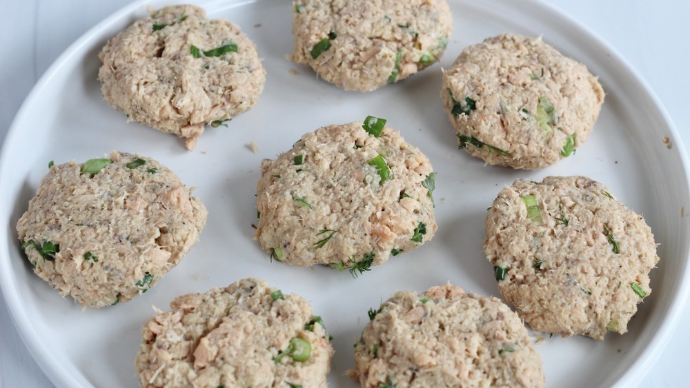 raw salmon patties