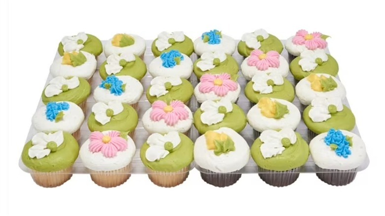 30-pack of Member's Mark Blooming Flowers Cupcakes