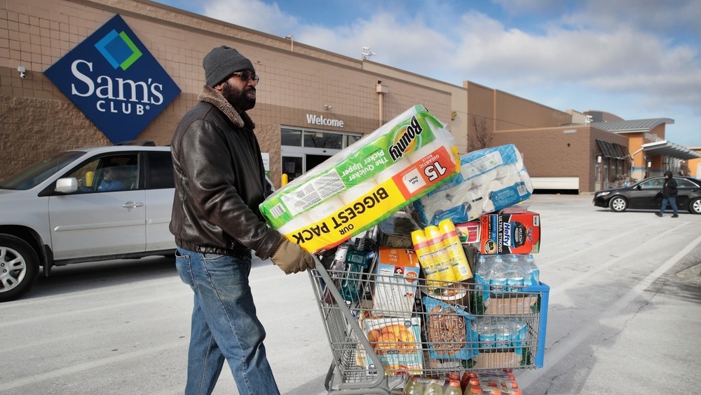 Sam's Club shopper