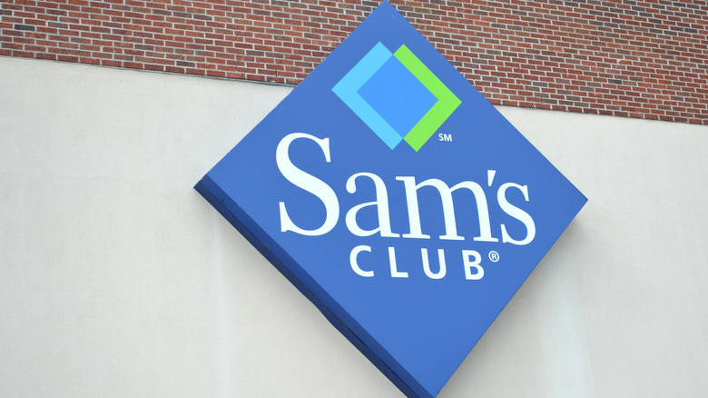 Sam's Club store sign