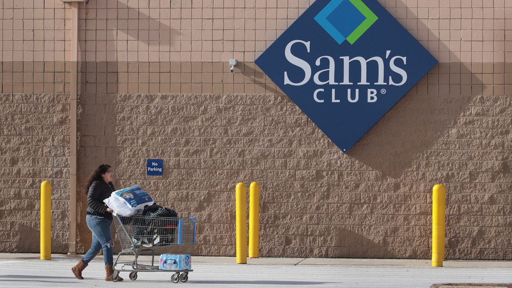 Sam's Club shopper