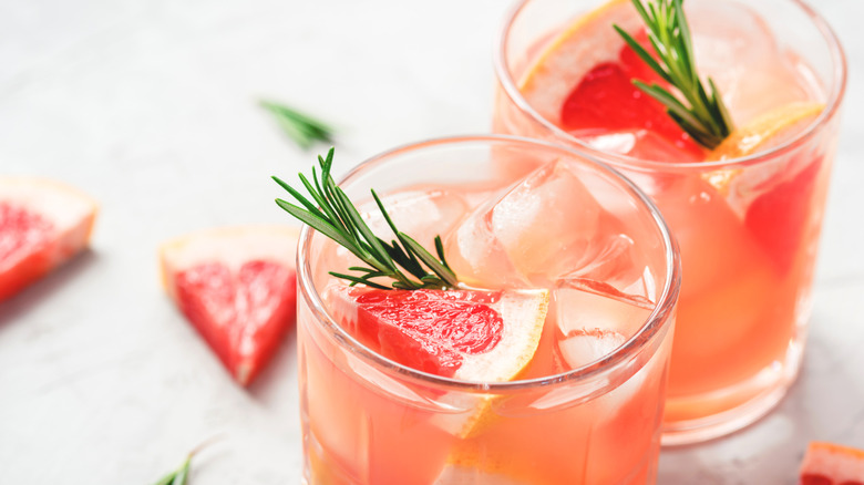 Cocktails with a rosemary garnish