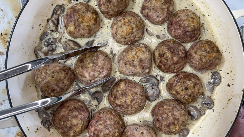 meatballs in cream sauce with mushrooms