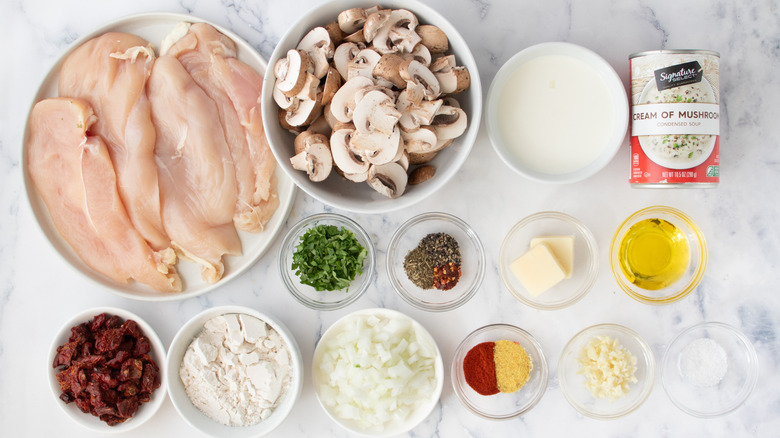 Skillet chicken with mushroom sauce ingredients