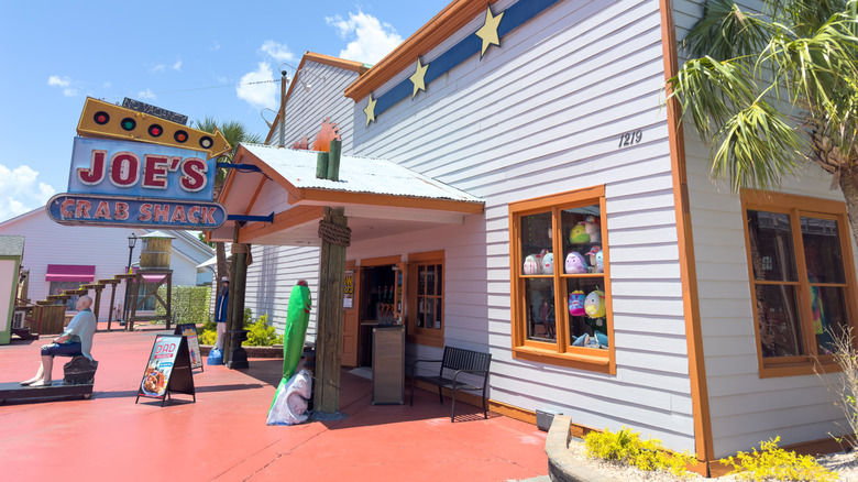Exterior of Joe's Crab Shack