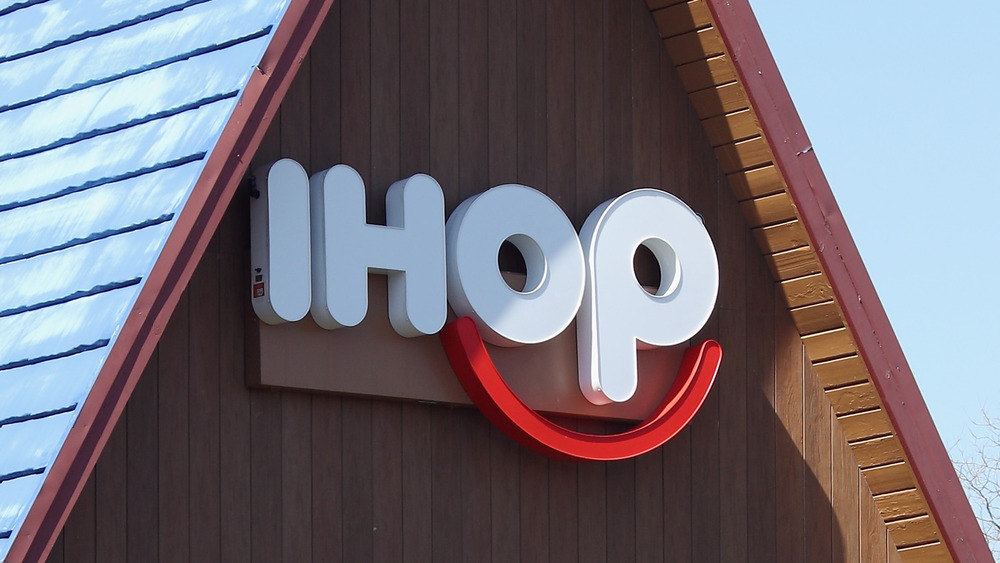 IHOP sign